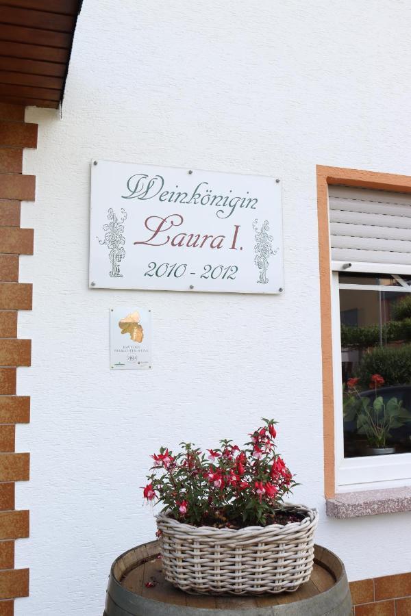 Weingut Und Gaestehaus Wolfgang Beth Kinheim エクステリア 写真